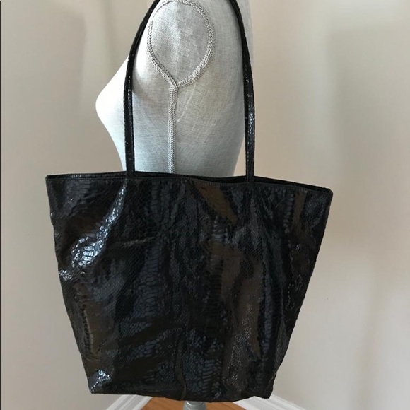 Yumi Shoulderbag - Picture 2 of 2